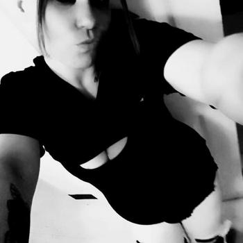 2518657535, female escort, Mobile